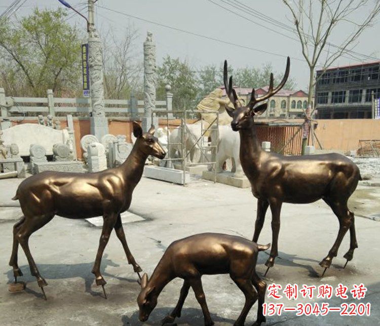 保定感受自然魅力的动物铜雕
