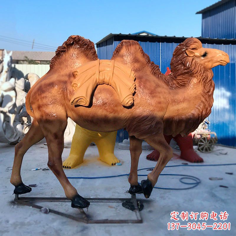 保定雕刻精美的骆驼玻璃钢仿真雕塑