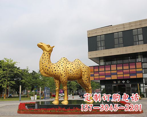 保定闪亮可爱的不锈钢骆驼雕塑
