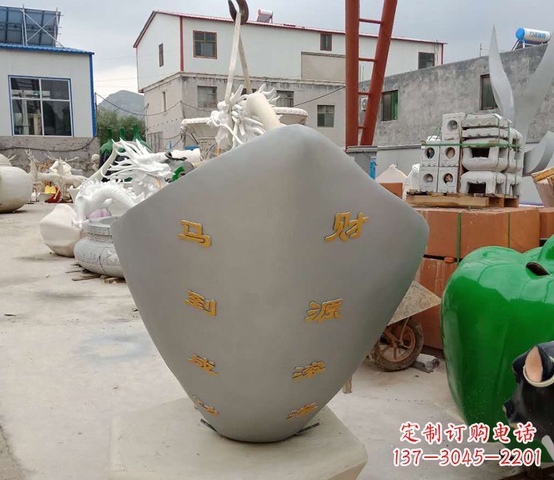 保定精美元宝雕塑,马到成功!