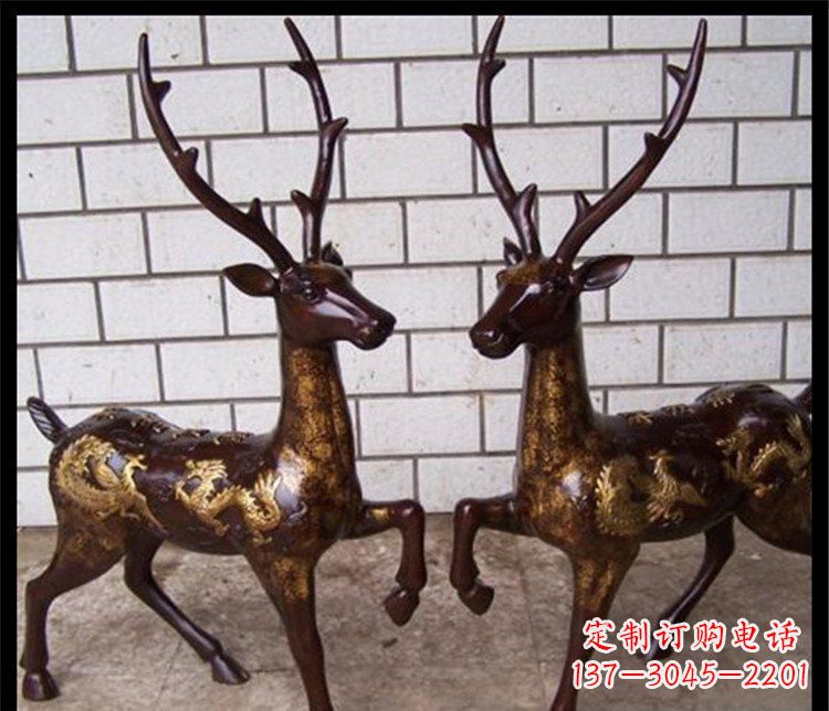 保定梅花鹿玻璃钢动物雕塑