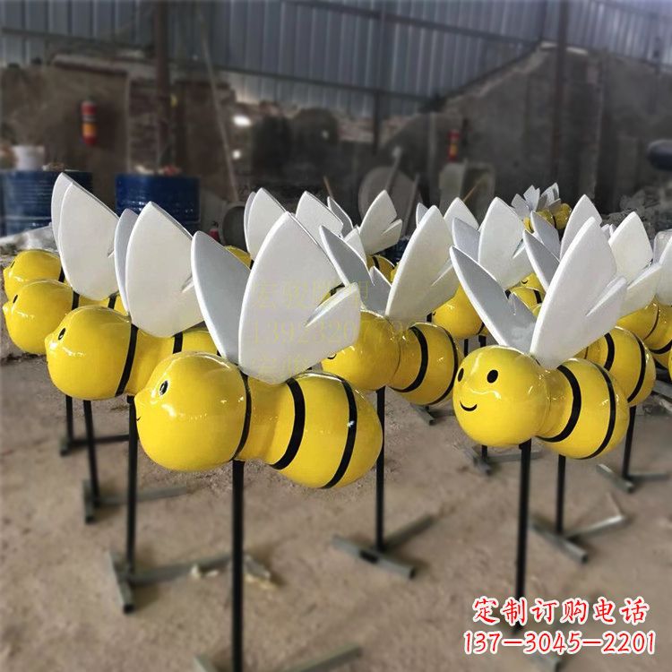 保定动感蜜蜂雕塑,营造精致的都市公园