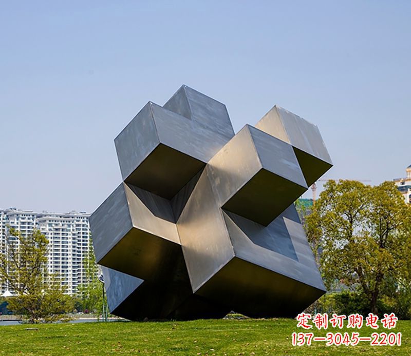 保定童年回忆，用魔方不锈钢雕塑激发梦想