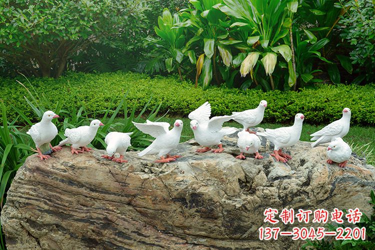 保定鸽子雕塑,母亲抱孩子的传家之宝