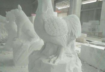 保定华丽而神奇的汉白玉中领生肖鸡雕塑