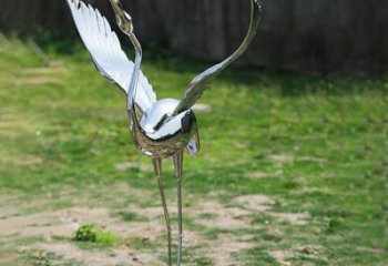 保定高端定制丹顶鹤展翅不锈钢雕塑