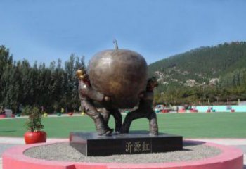 保定苹果融入两岁小孩的生活——公园铜雕