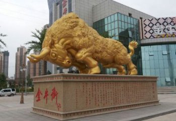 保定鎏金开荒牛铜雕像，城市街道景观动物雕塑