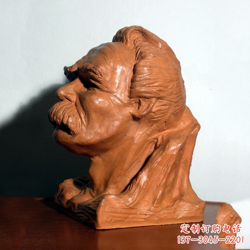 保定以尼采为原型的雕塑头像