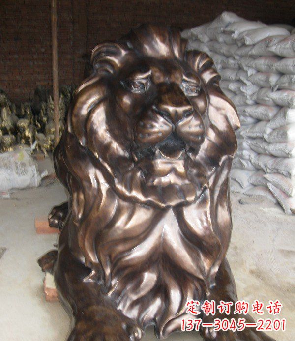 保定静静躺在你身边,西洋狮子铜雕塑给你精致的拥抱