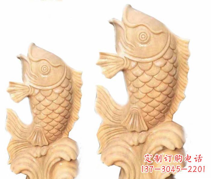 保定晚霞红石喷水鲤鱼雕塑,灵动悠扬