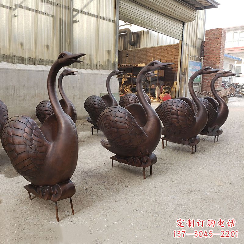 保定中领雕塑天鹅铜雕是一款精美的艺术作品,既…