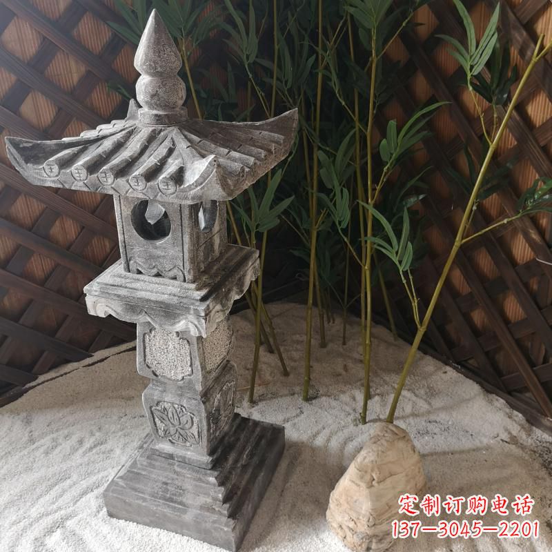 保定青石仿古灯笼雕塑是由中领雕塑定制的经典雕…