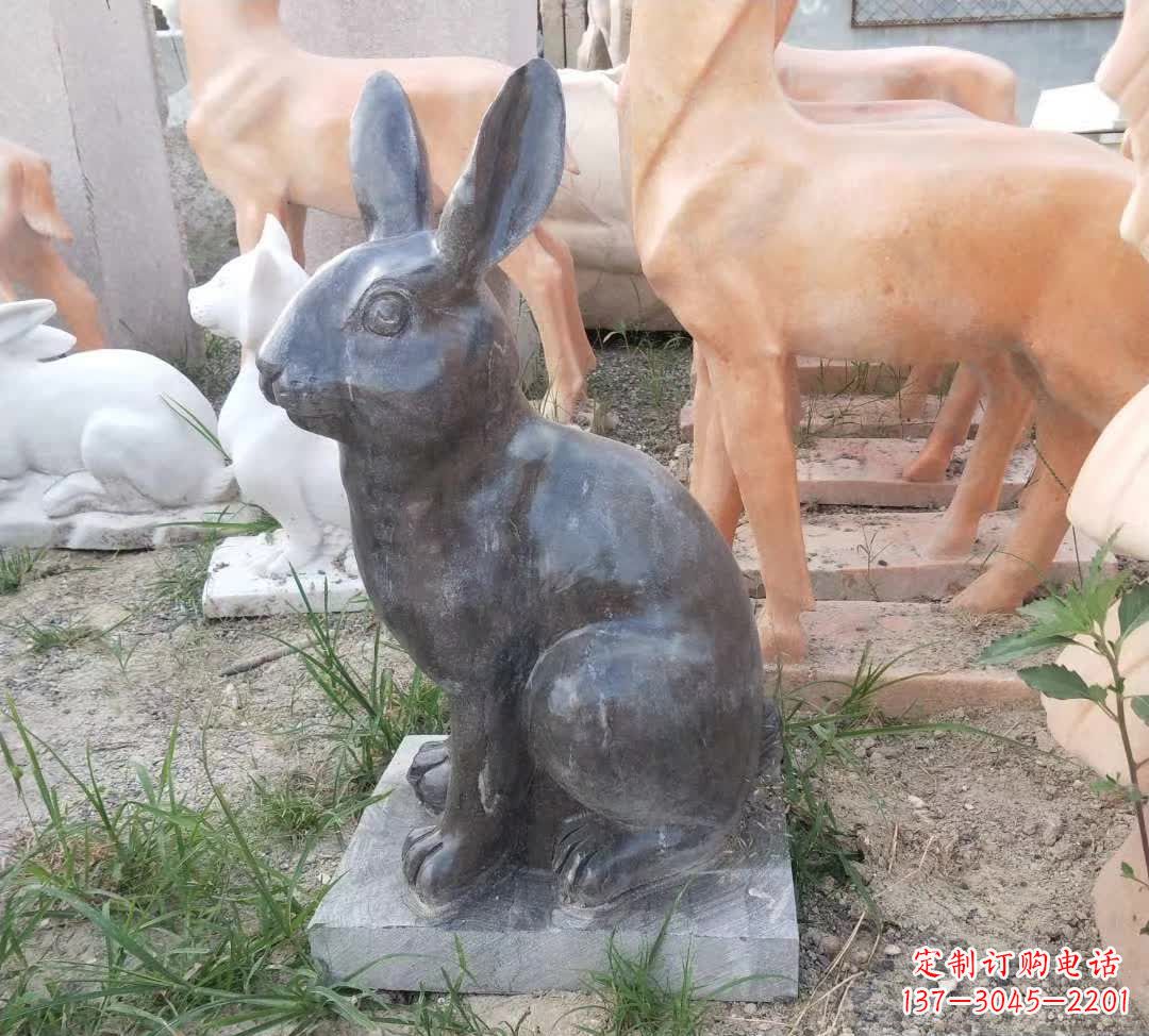 保定青石公园兔子雕塑,实惠的艺术装点