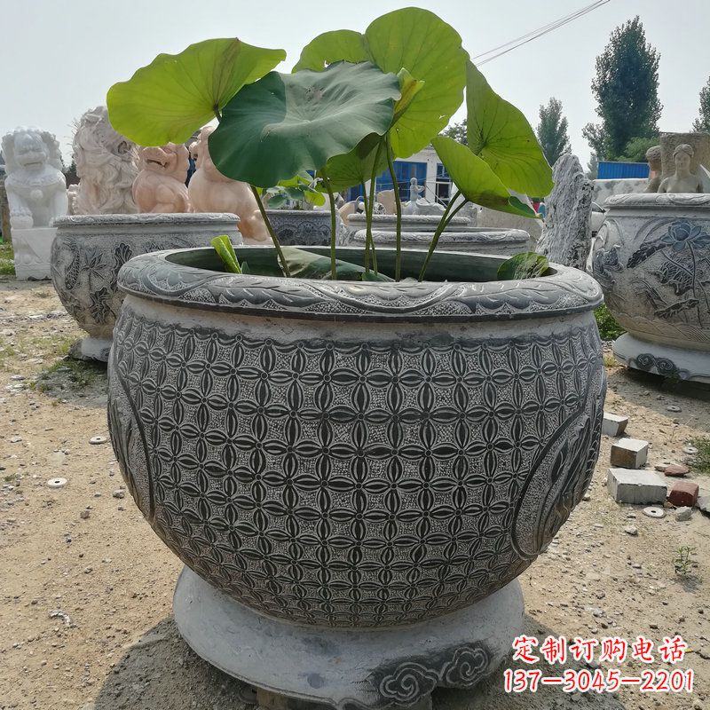 保定荷花鱼石雕塑,精美雕塑展现浪漫情怀