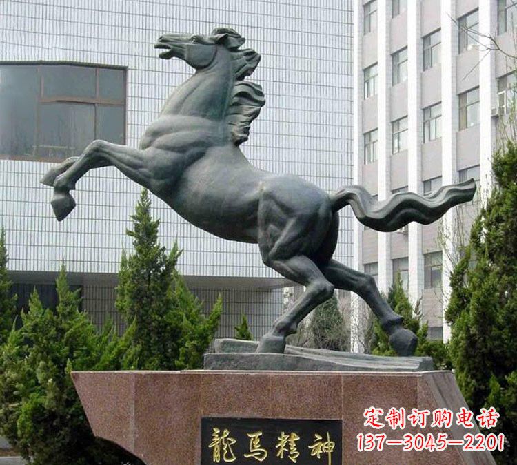 保定青铜奔马精美雕塑是钜鹰中领雕塑推出的一款…