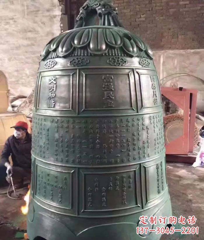 保定古典铜钟雕塑,装点家园