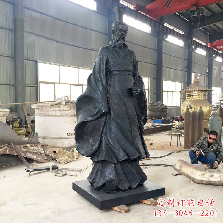 保定体现古典韵味,屈原铜雕塑!
