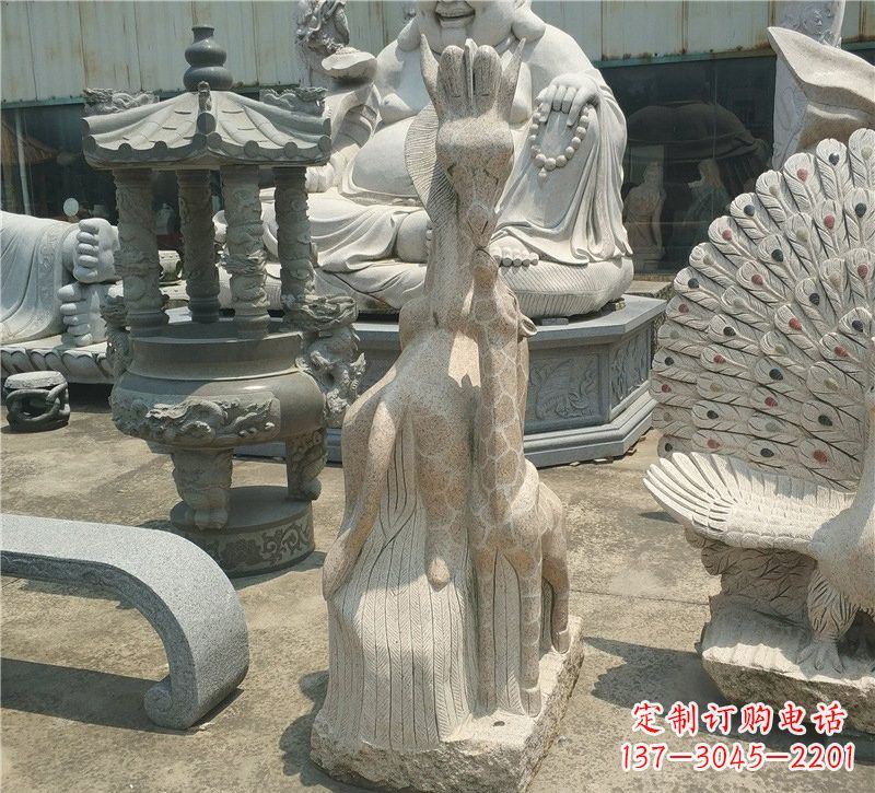 保定高贵优雅的长颈鹿雕塑