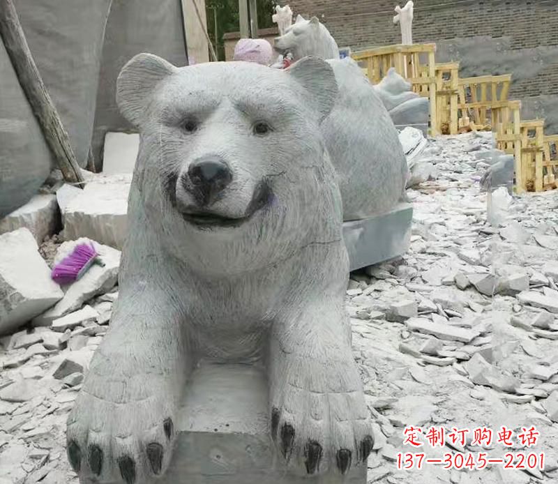 保定高端石雕狗熊雕塑,精致细节,完美还原动物真实感