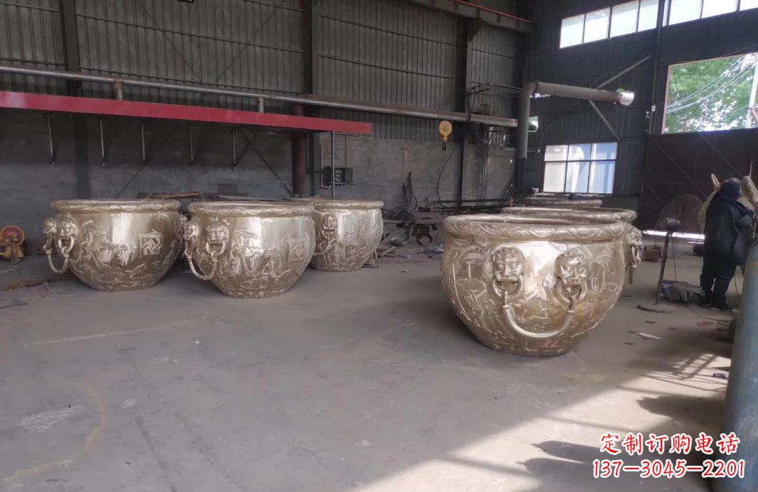 保定寺庙水缸铜雕塑