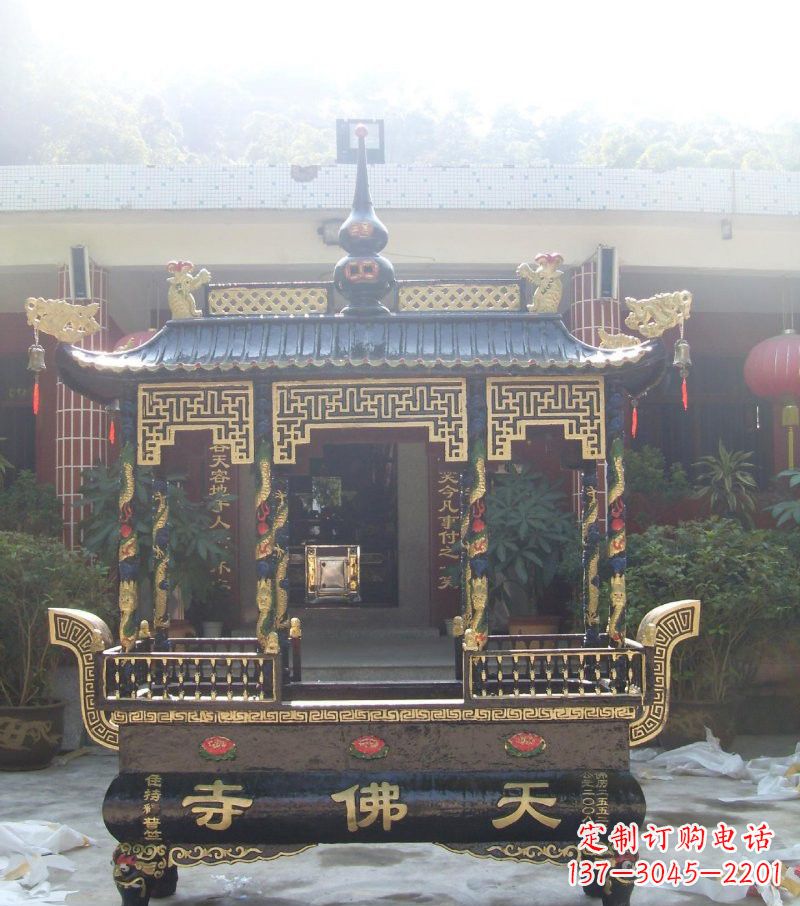 保定寺庙铸铜四足方形带顶香炉