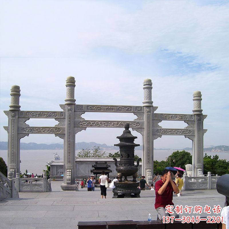 保定寺院冲天式石雕牌坊