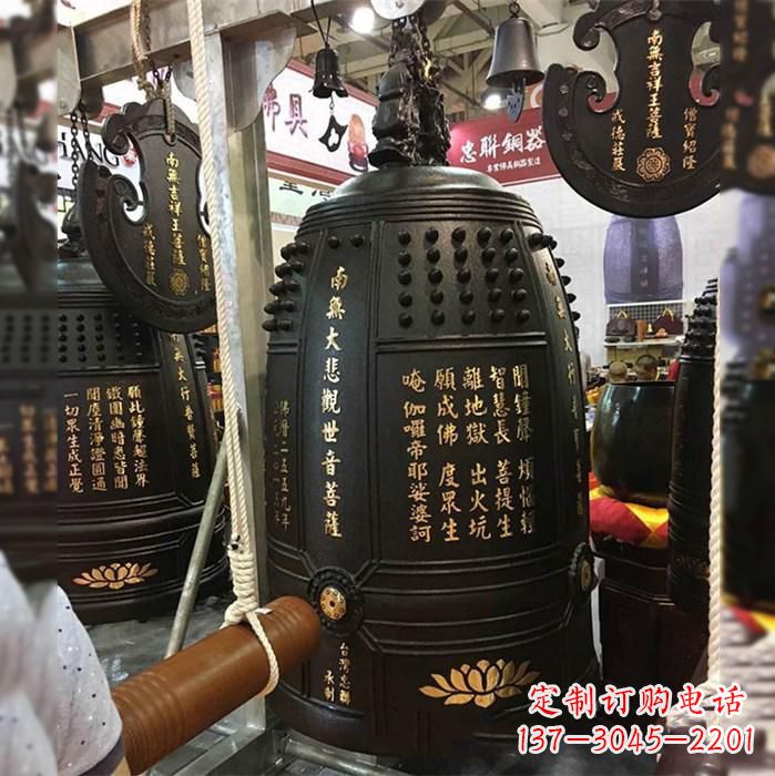 保定寺院挂钟铜雕塑
