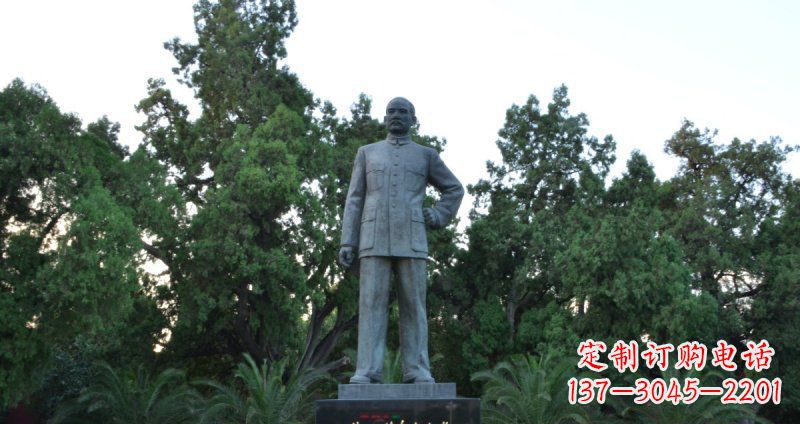 保定孙近代名人铜雕_1