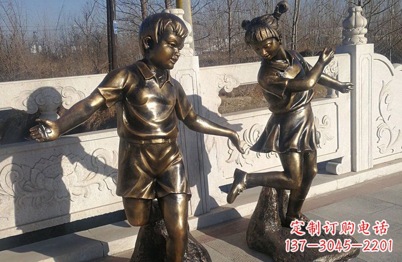 保定踢毽子的儿童铜雕 (2)