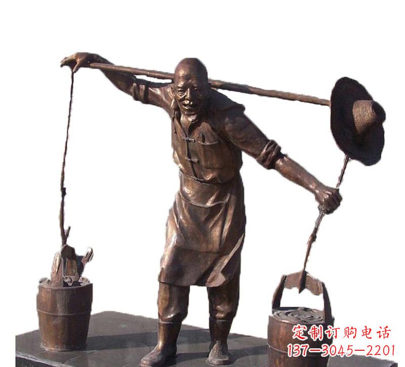保定挑扁担的老人铜雕