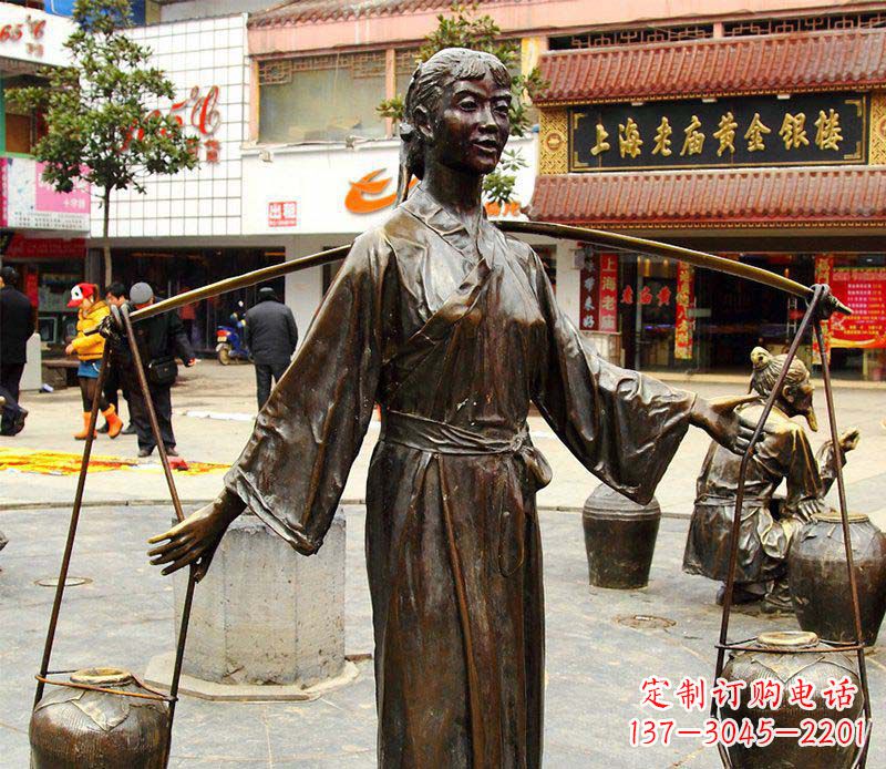 保定挑着罐子的古代女人铜雕