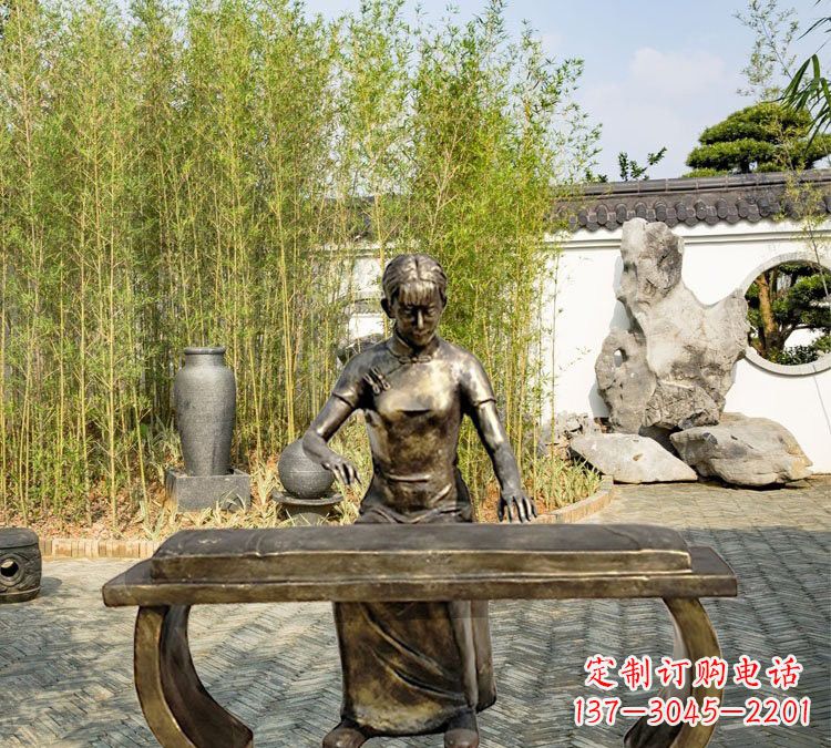 保定铜雕弹古筝人物