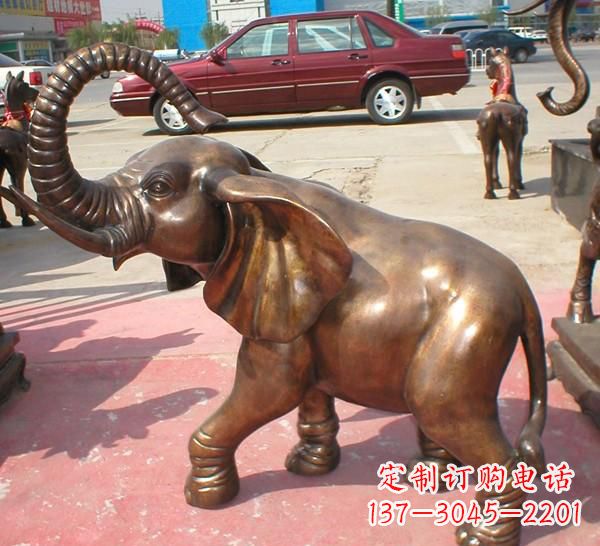 保定铜雕长鼻大象