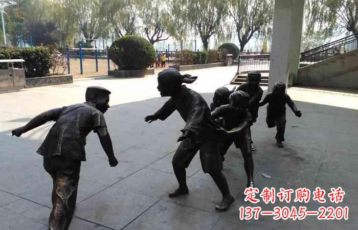 保定玩老鹰捉小鸡的儿童铜雕222