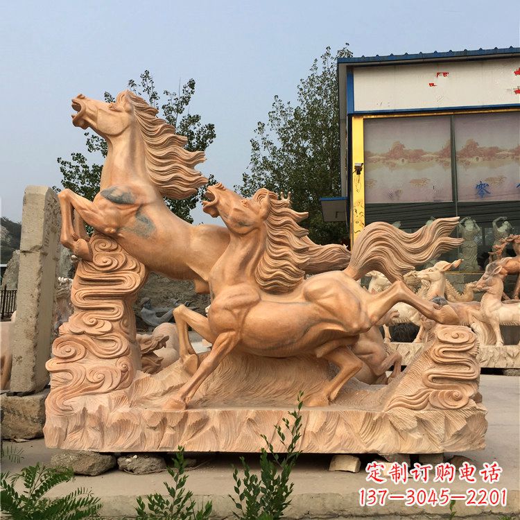 保定晚霞红奔马群雕