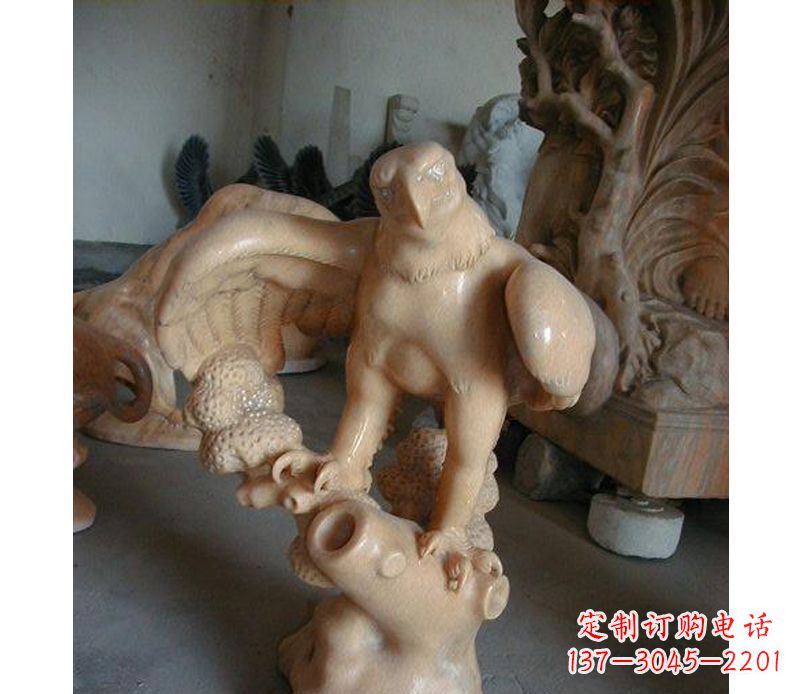 保定晚霞红老鹰石雕