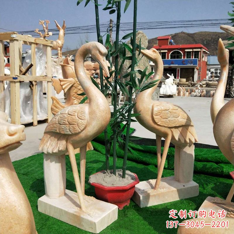 保定晚霞红仙鹤石雕