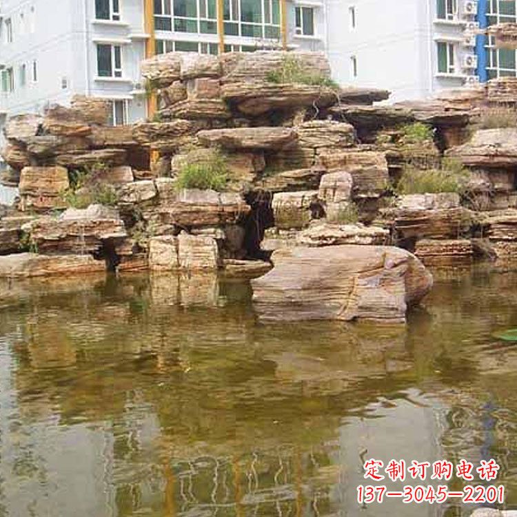 保定小区庭院假山鱼池