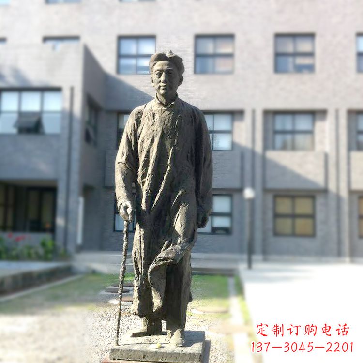 保定校园名人徐悲鸿雕塑