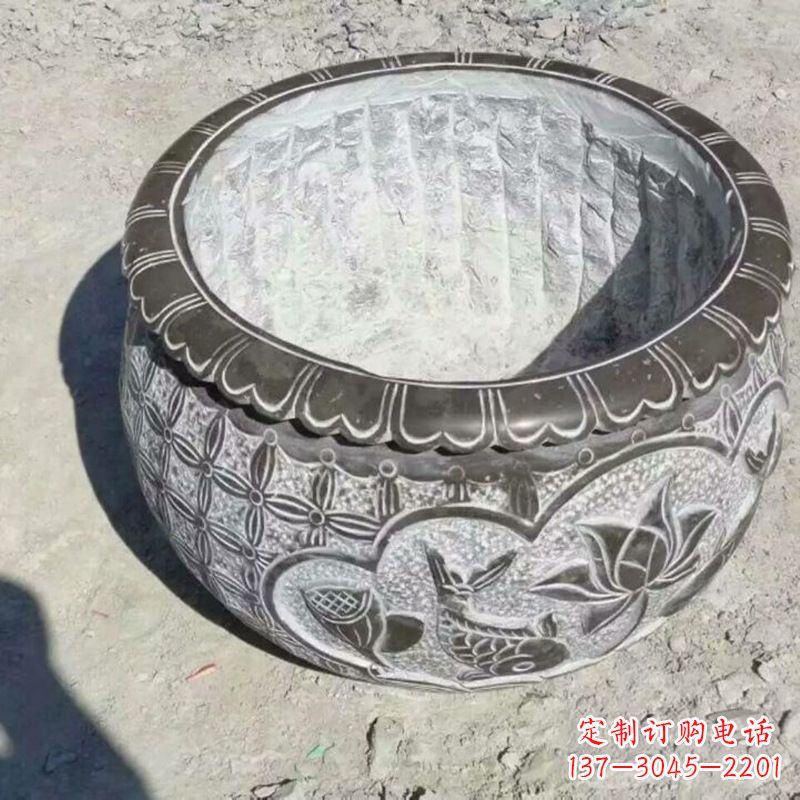 保定园林莲花鱼纹石雕水缸