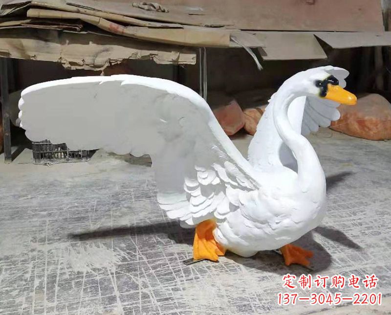 保定展翅翱翔的仿真白天鹅发光款