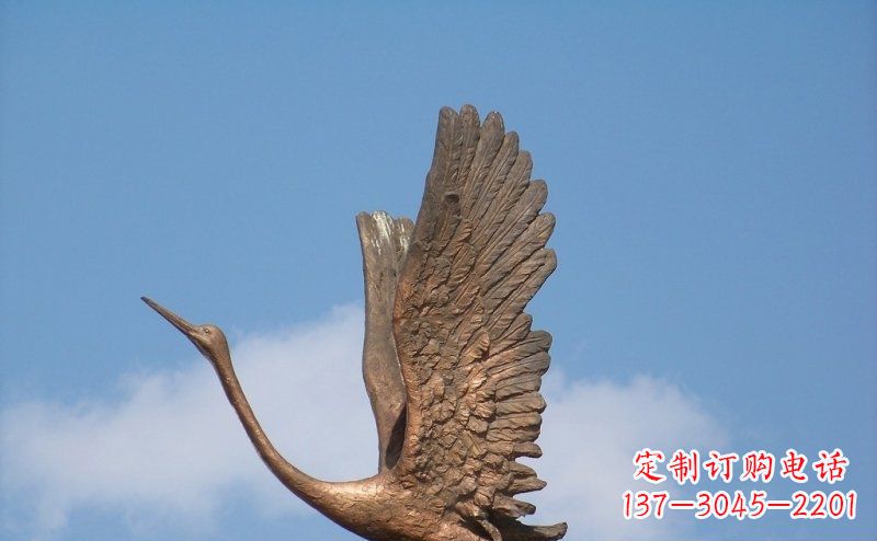 保定展翅高飞的仙鹤动物铜雕