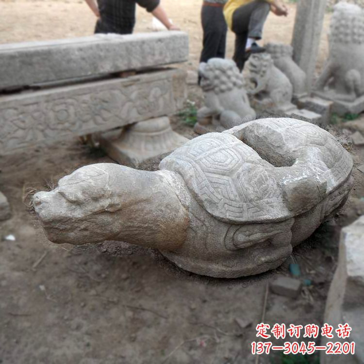 保定朱雀站在赑屃上的石雕