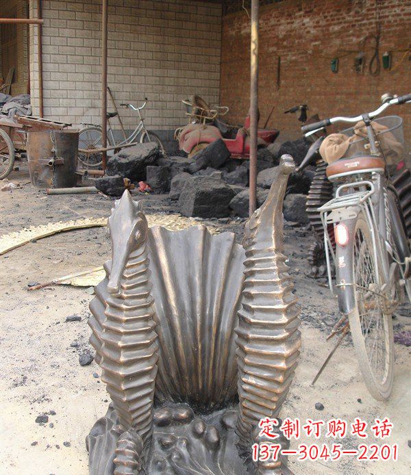 保定铸铜海马小区动物铜雕