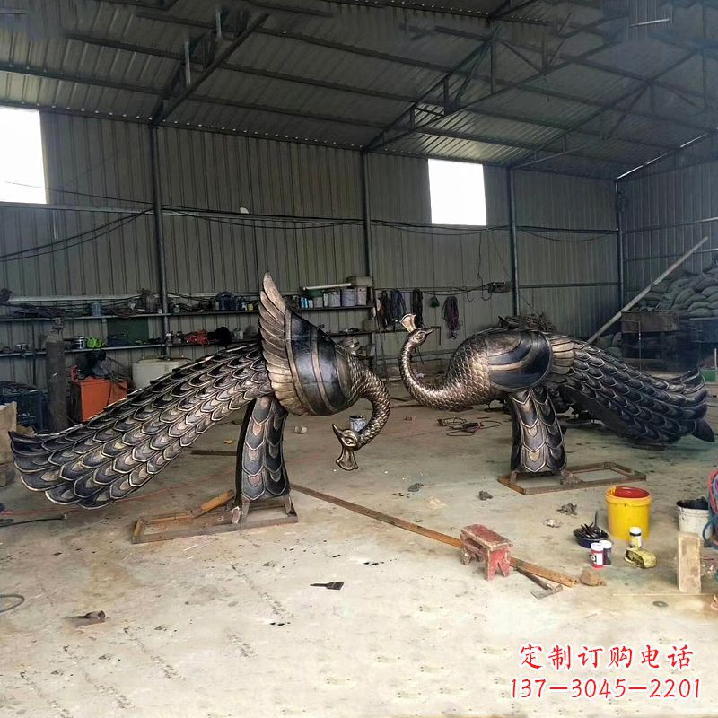 保定铸铜孔雀雕塑
